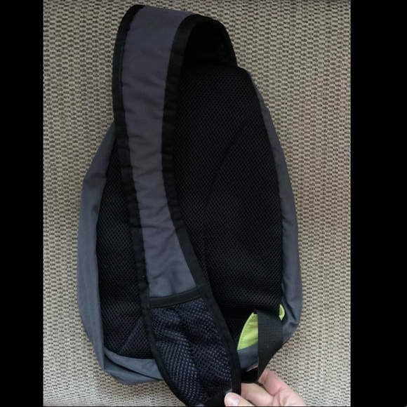 Eddie Bauer Sling Bag - Picture 2 of 4